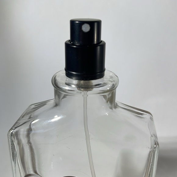 Hollister Socal Eau De Cologne Spray For Men, 3.4 FL. OZ 100 ml. - Picture 4 of 6